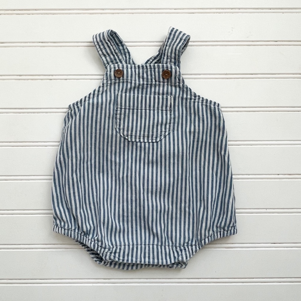 GAP EUC 100% Cotton Boys Pinstriped Bubble Romper